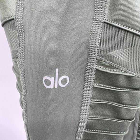 Alo Yoga High-Waist Moto Legging Women's S in Forrest Green - Picture 6 of 11